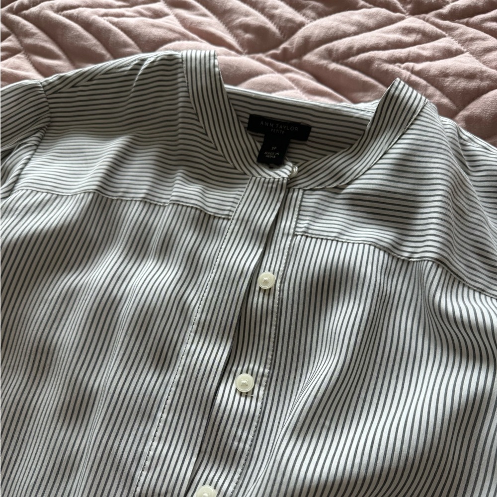 Ann Taylor Petit china collar grey striped shirt sp